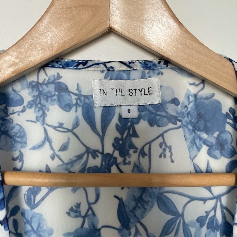 In The Style crop blouse - Picture 3 of 3